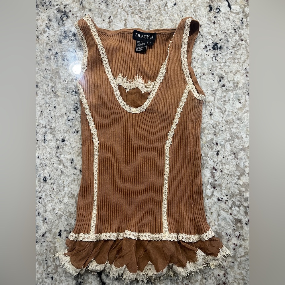 Sleeveless sweater top